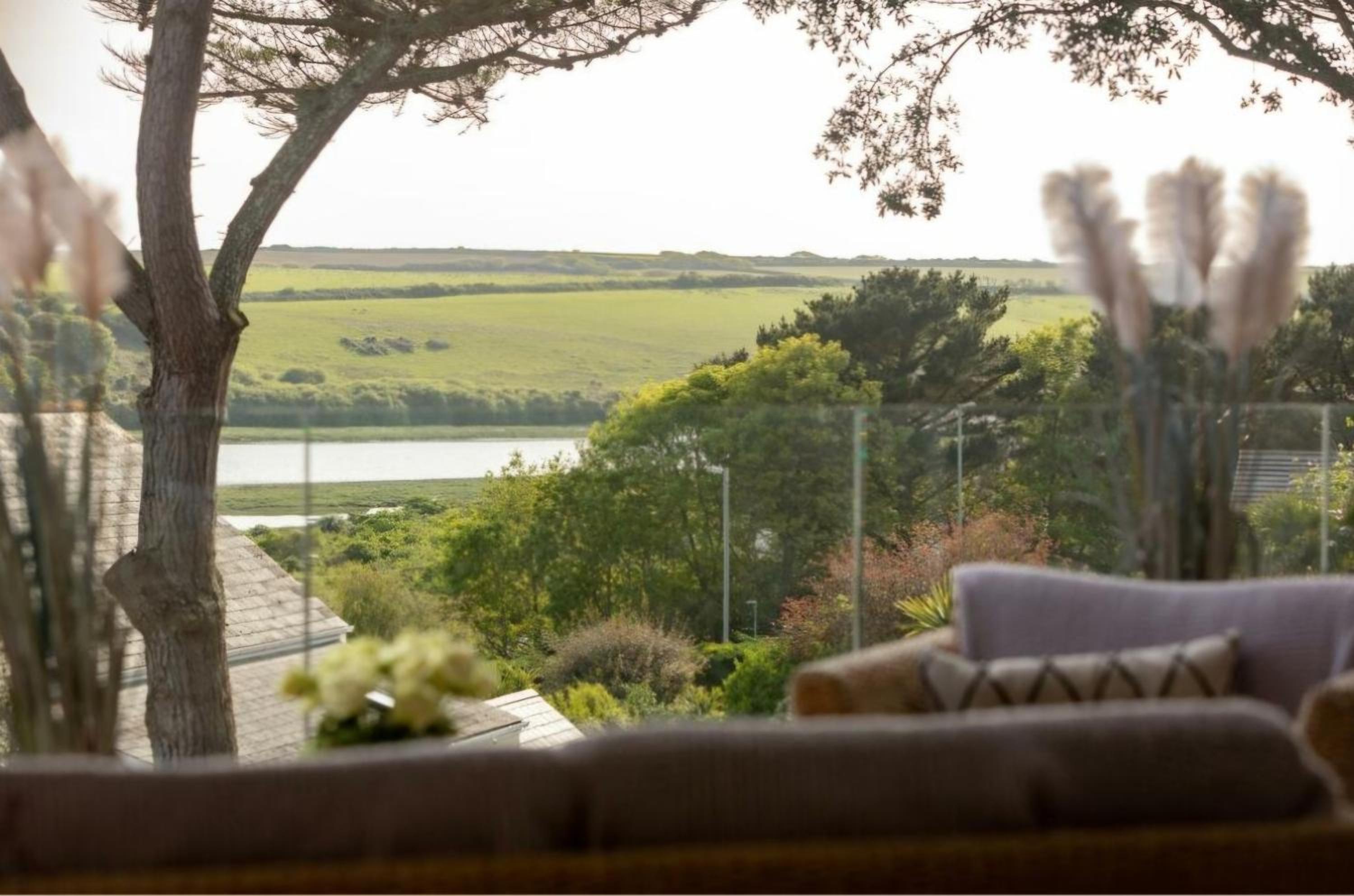 Cornwall Sunray Palm Villa - Gannel river Views, close to Boating lake, Pentire & Fistral Beach, Newquay Centre, Private location view 4