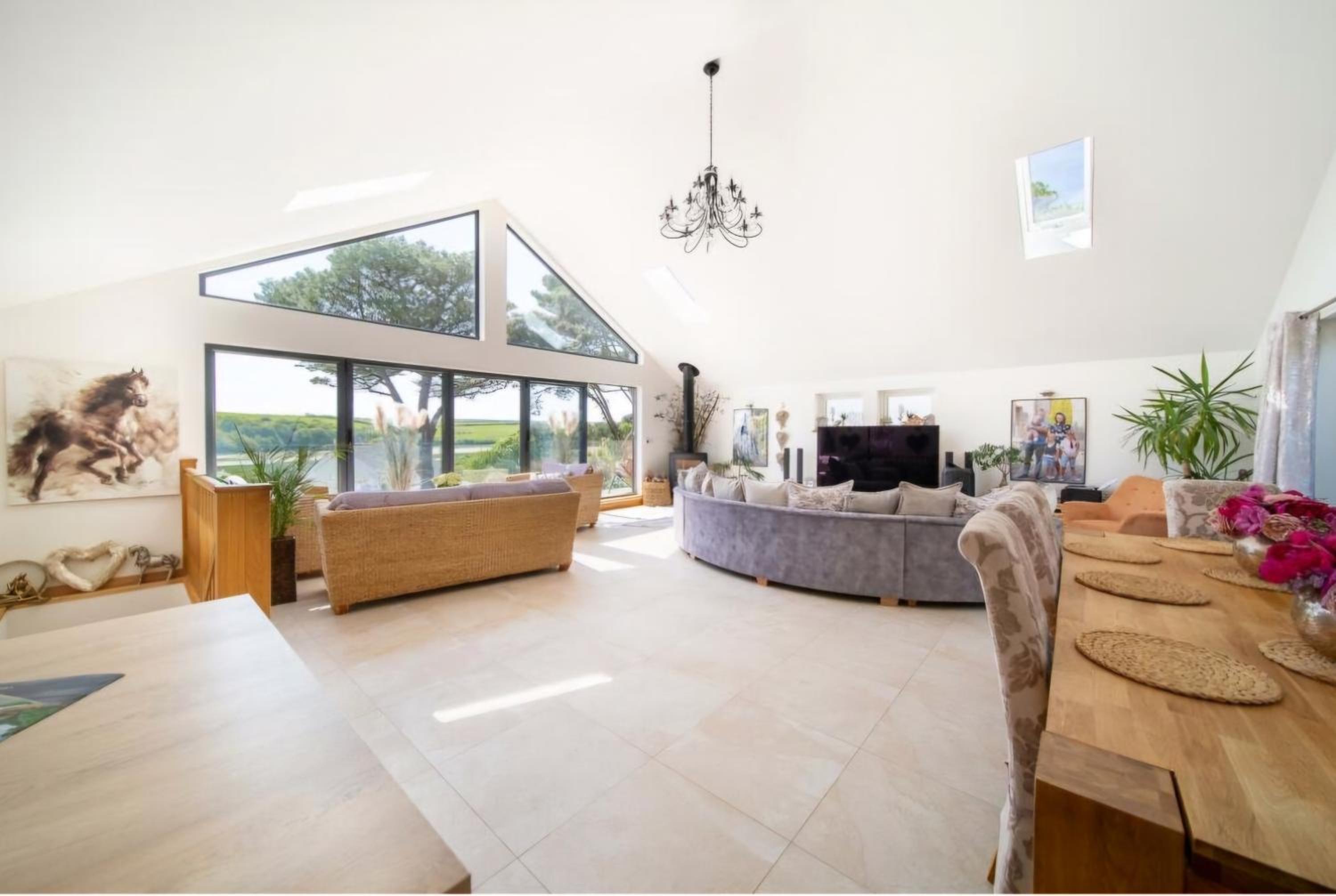 Cornwall Sunray Palm Villa - Gannel river Views, close to Boating lake, Pentire & Fistral Beach, Newquay Centre, Private location view 5