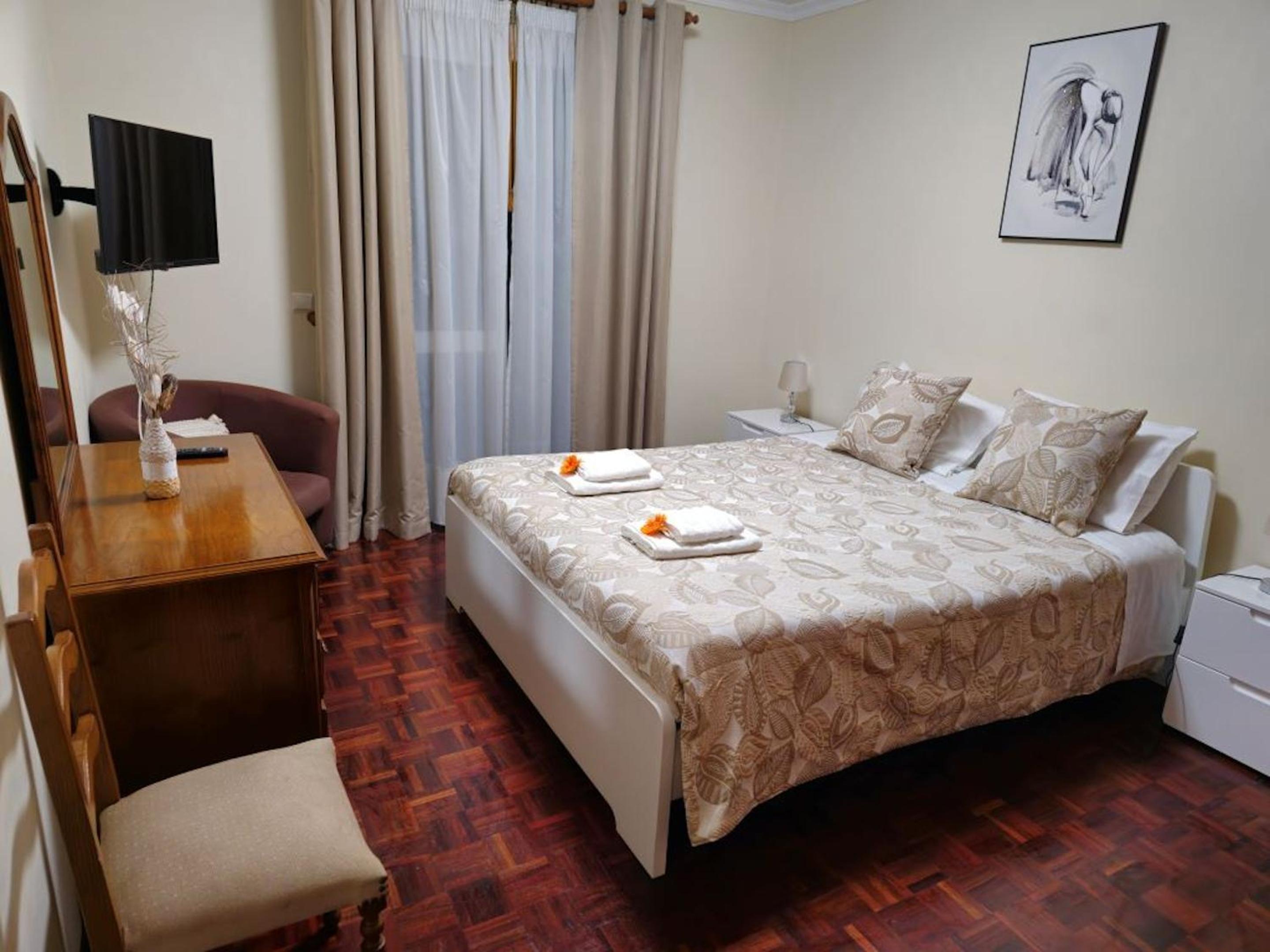 Charming Apartment in Funchal with Balcony and View view 4
