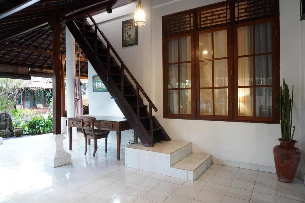 charming balinese Shanty house