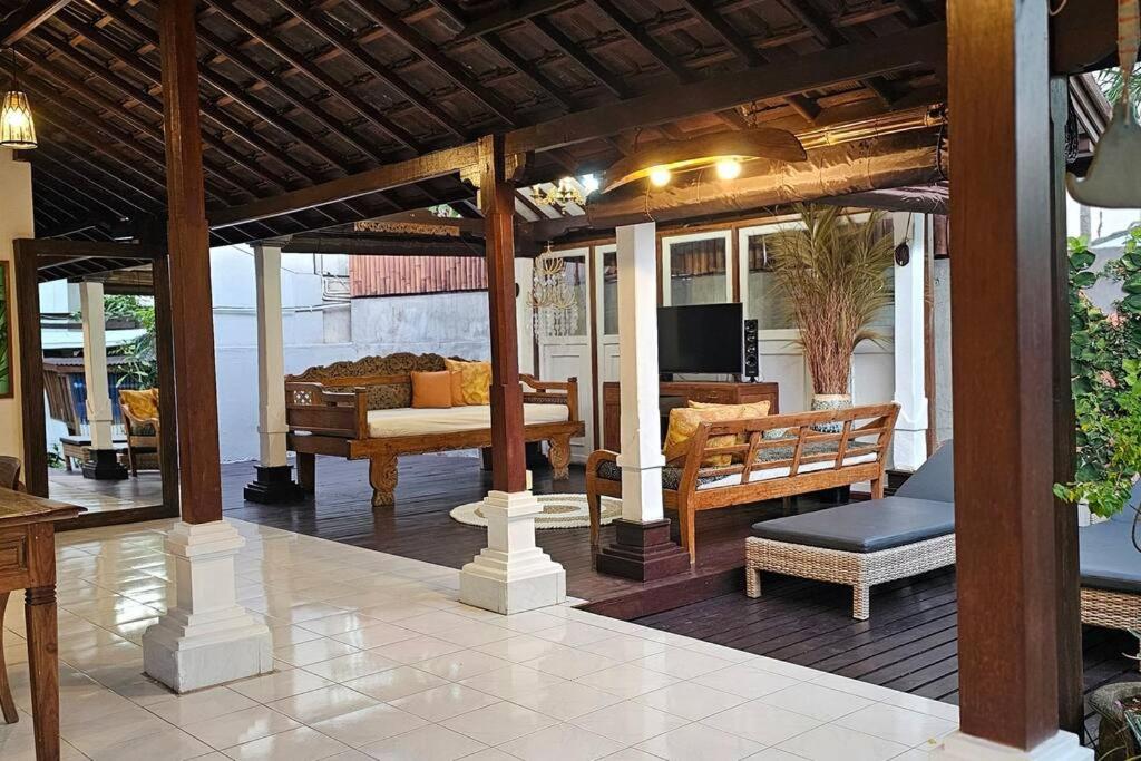 charming balinese Shanty house