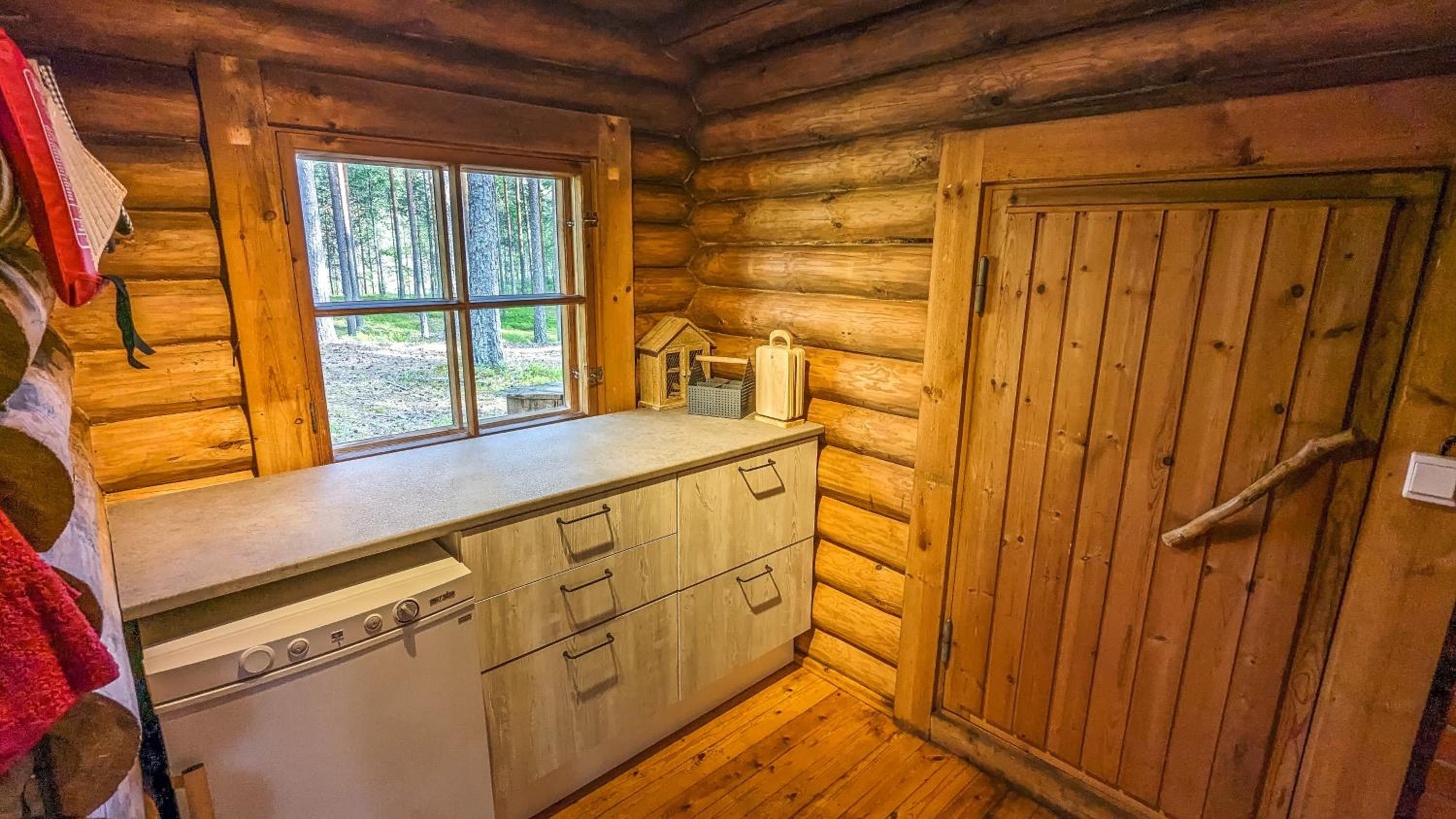 Etelä-Kalaton Cottage at an Esker Ridge Area view 5