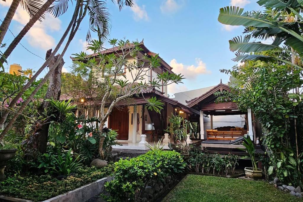 charming balinese Shanty house