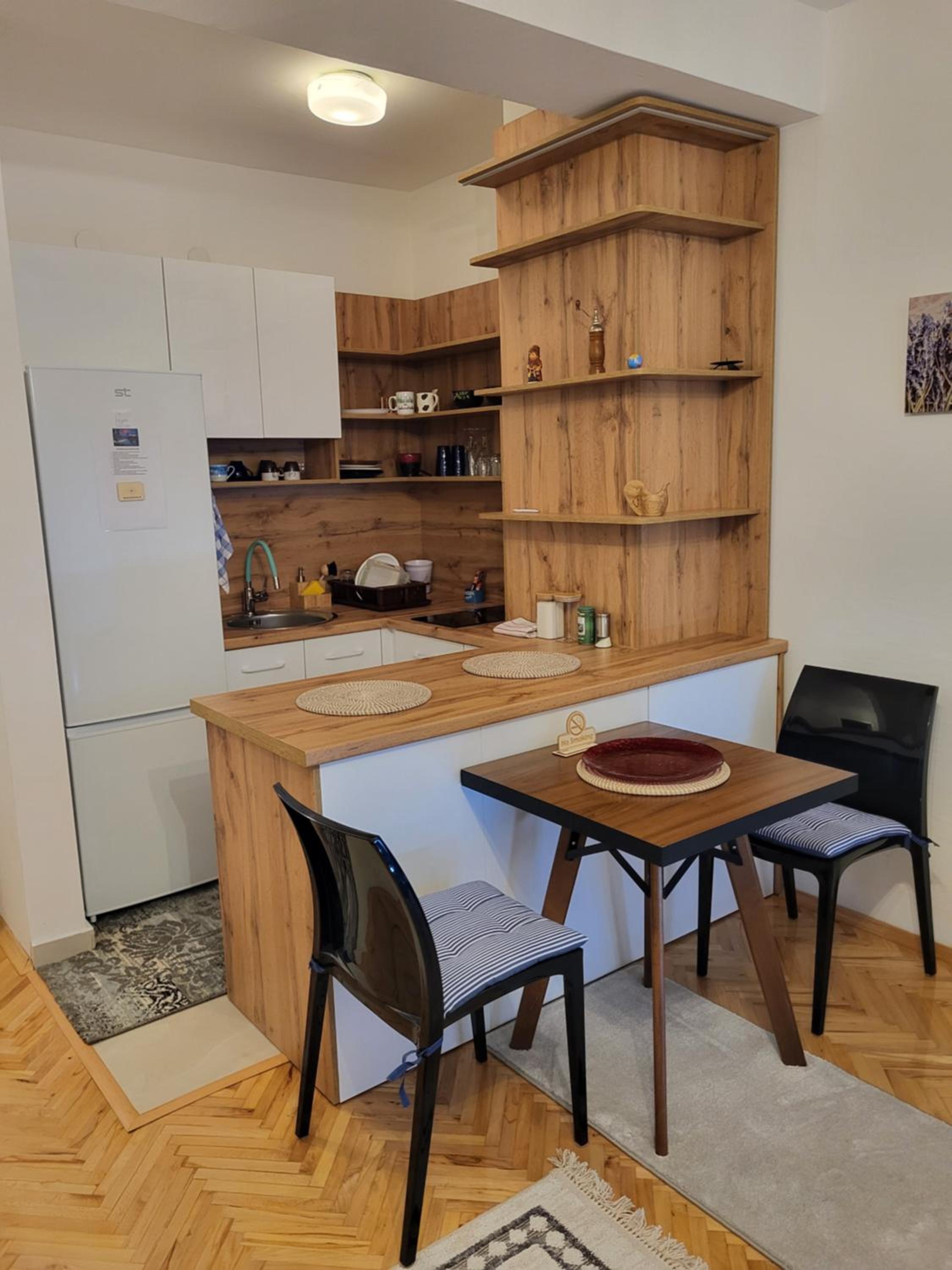 Ricky Apartment
