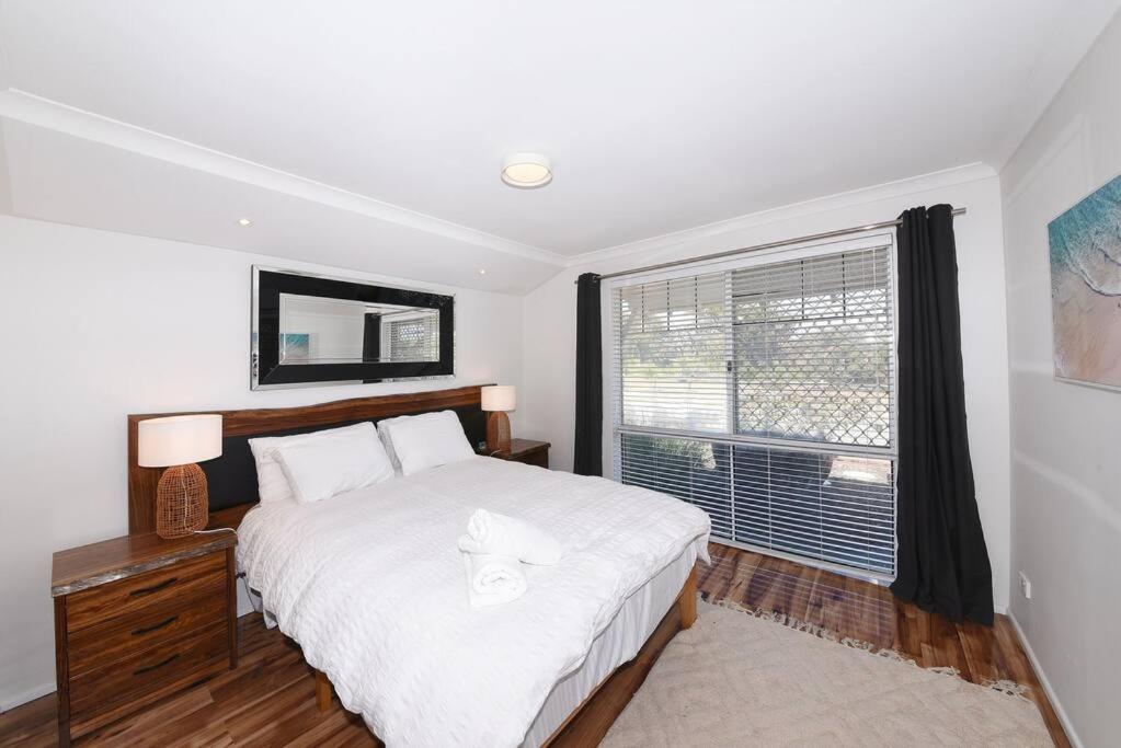 Cheerful 4-bedroom with Spa!