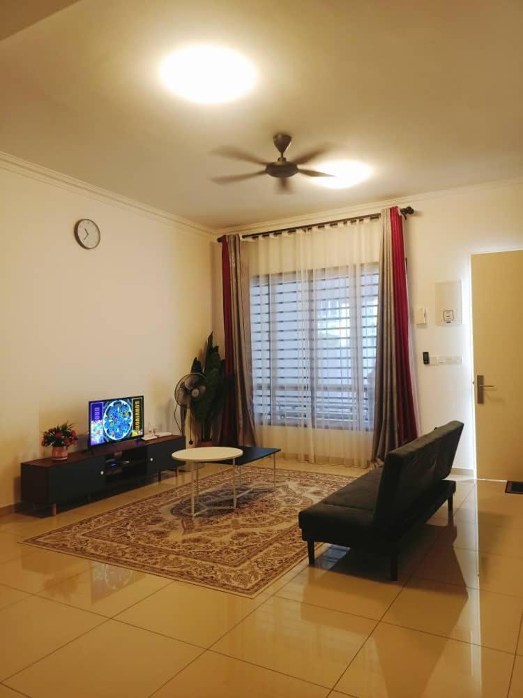 Hazzar Homestay Sendayan photo 1