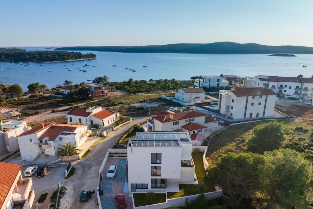 Luxus Villa Nerra in Medulin mit Meerblick - by Istrabook view 3