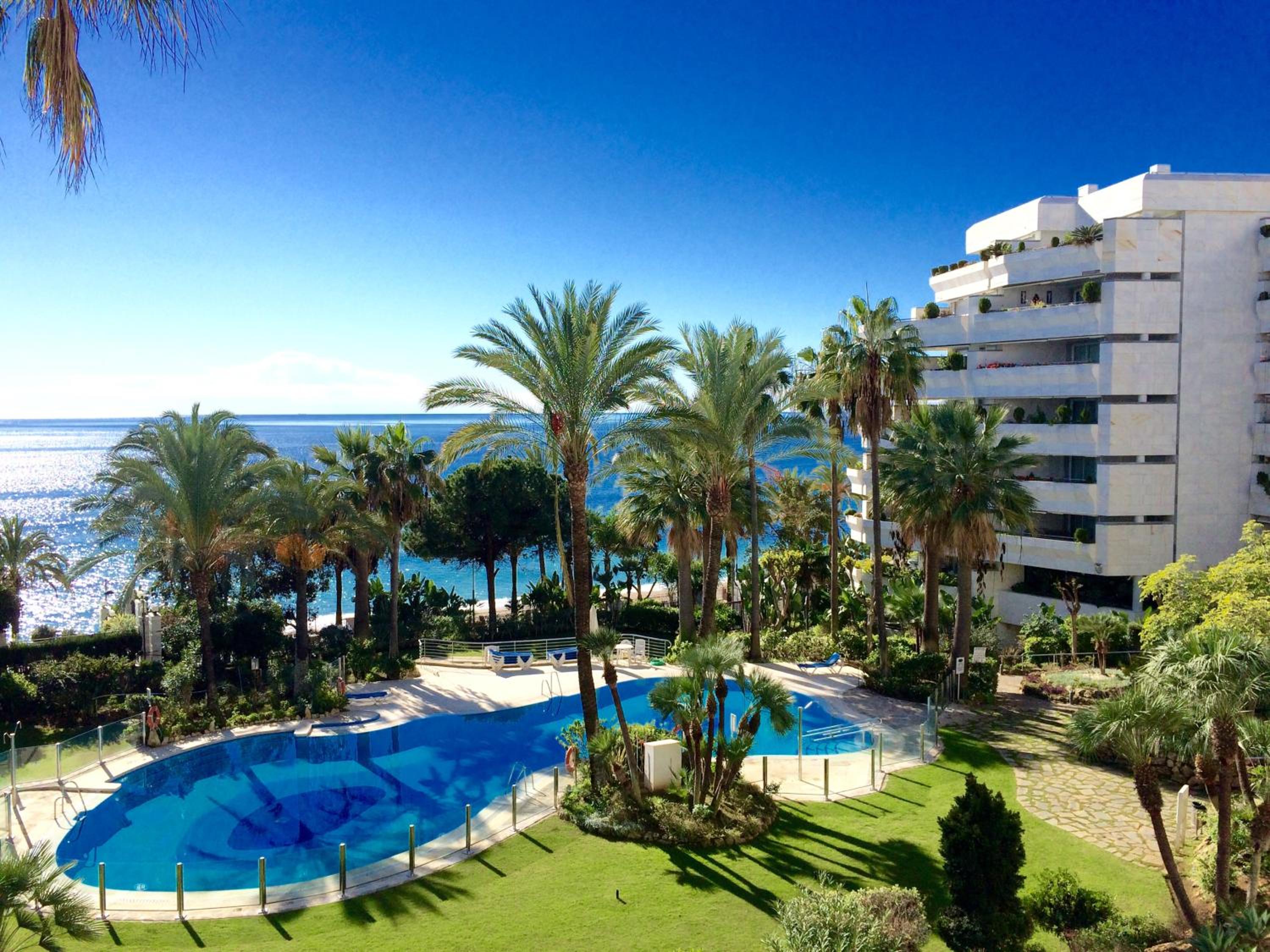 GRAN MARBELLA APARTMENTS by Coral Beach view 4