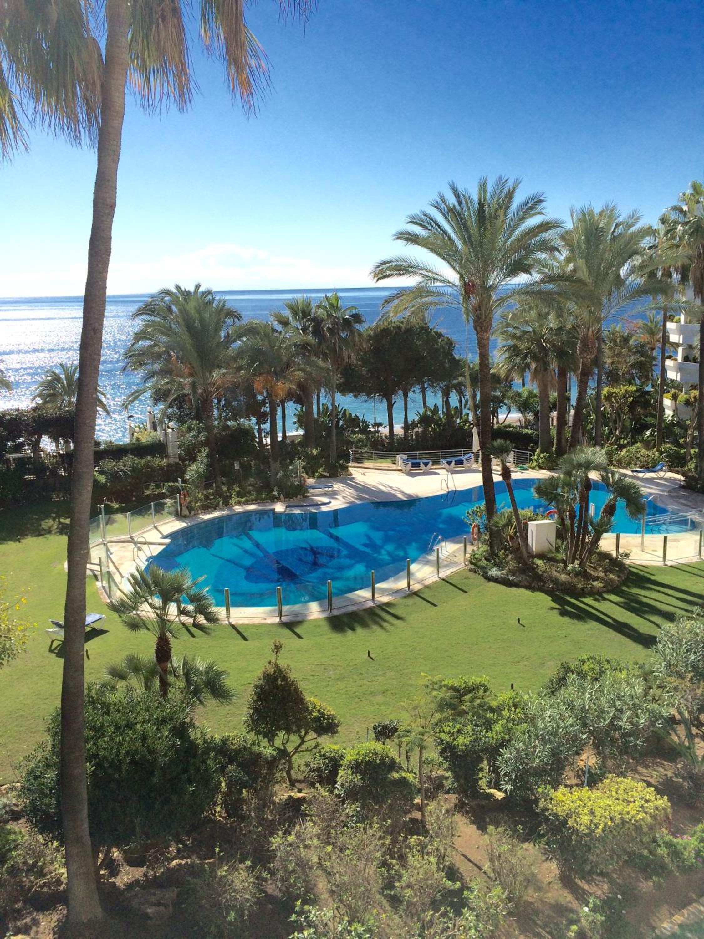 GRAN MARBELLA APARTMENTS by Coral Beach view 5