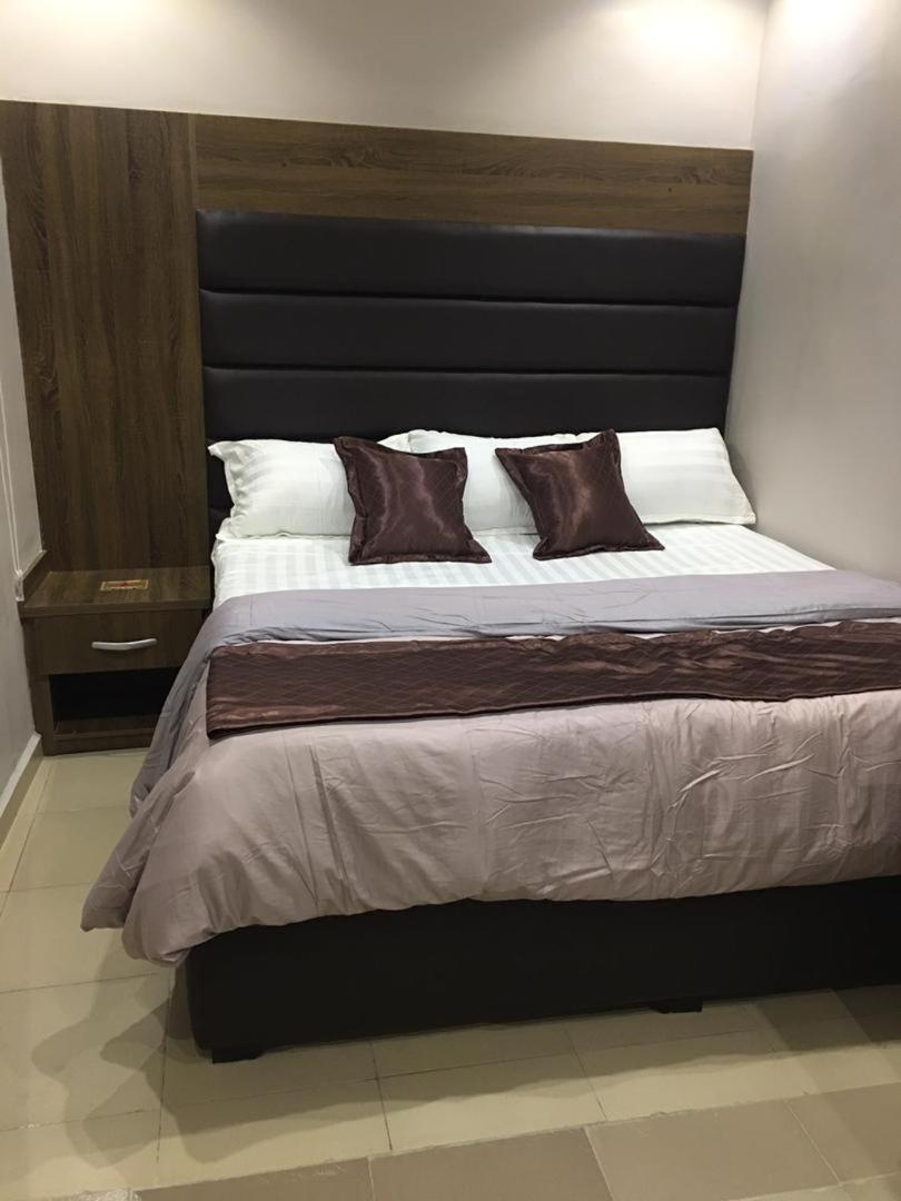 HOUSE1LUXURYHOTEl