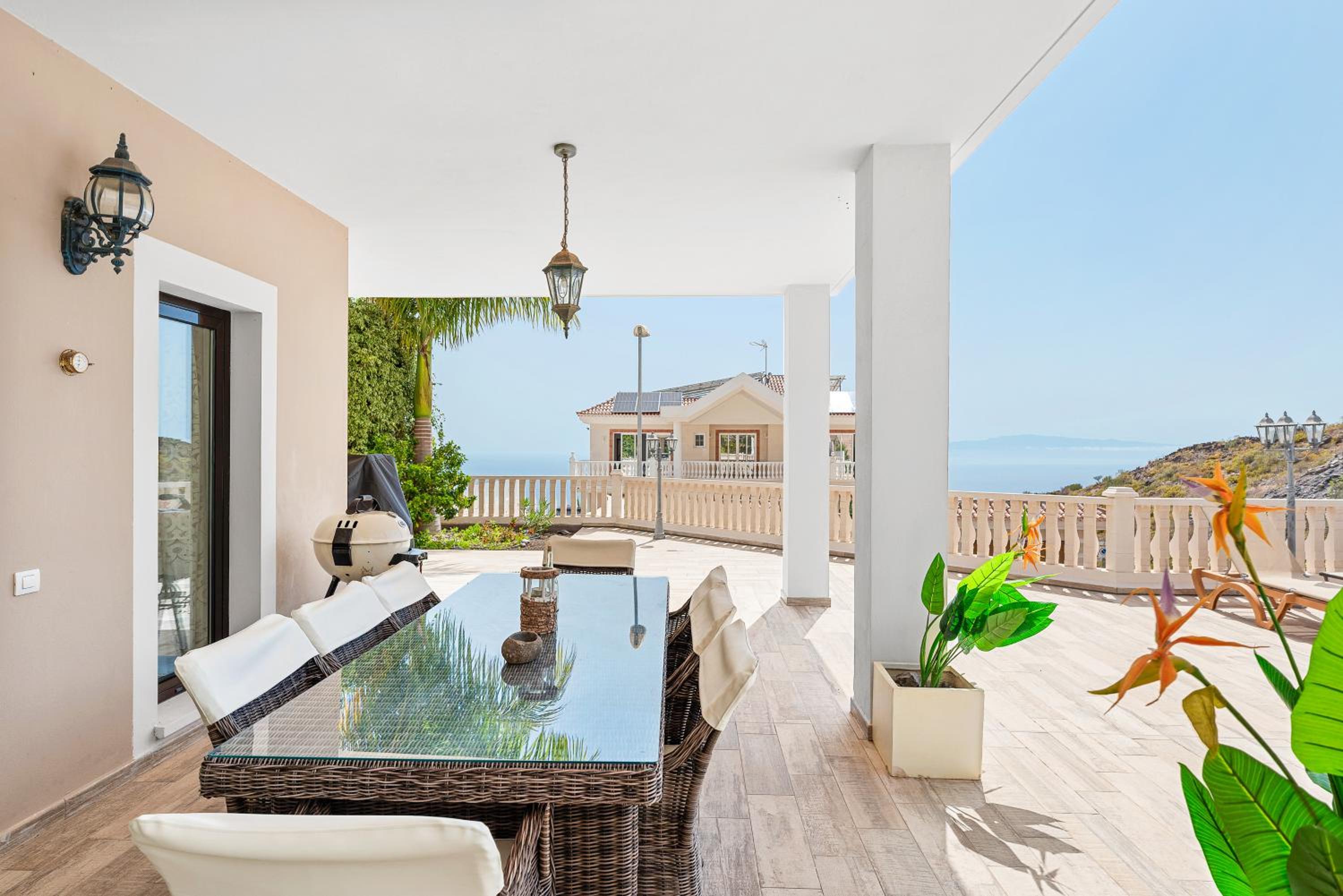 Villa Vista Bella Costa Adeje in ruhiger Villengegend mit Meerblick