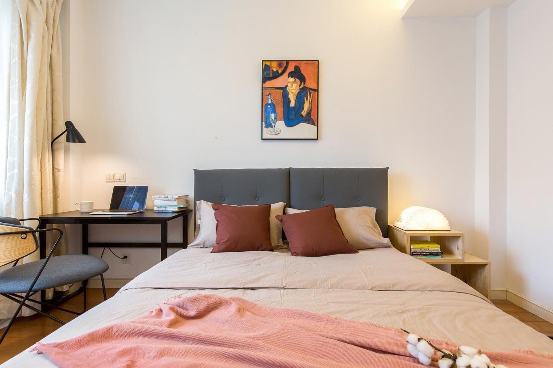 Shanghai Vacations - Book and Bed-ZhongFu - Property Image 3