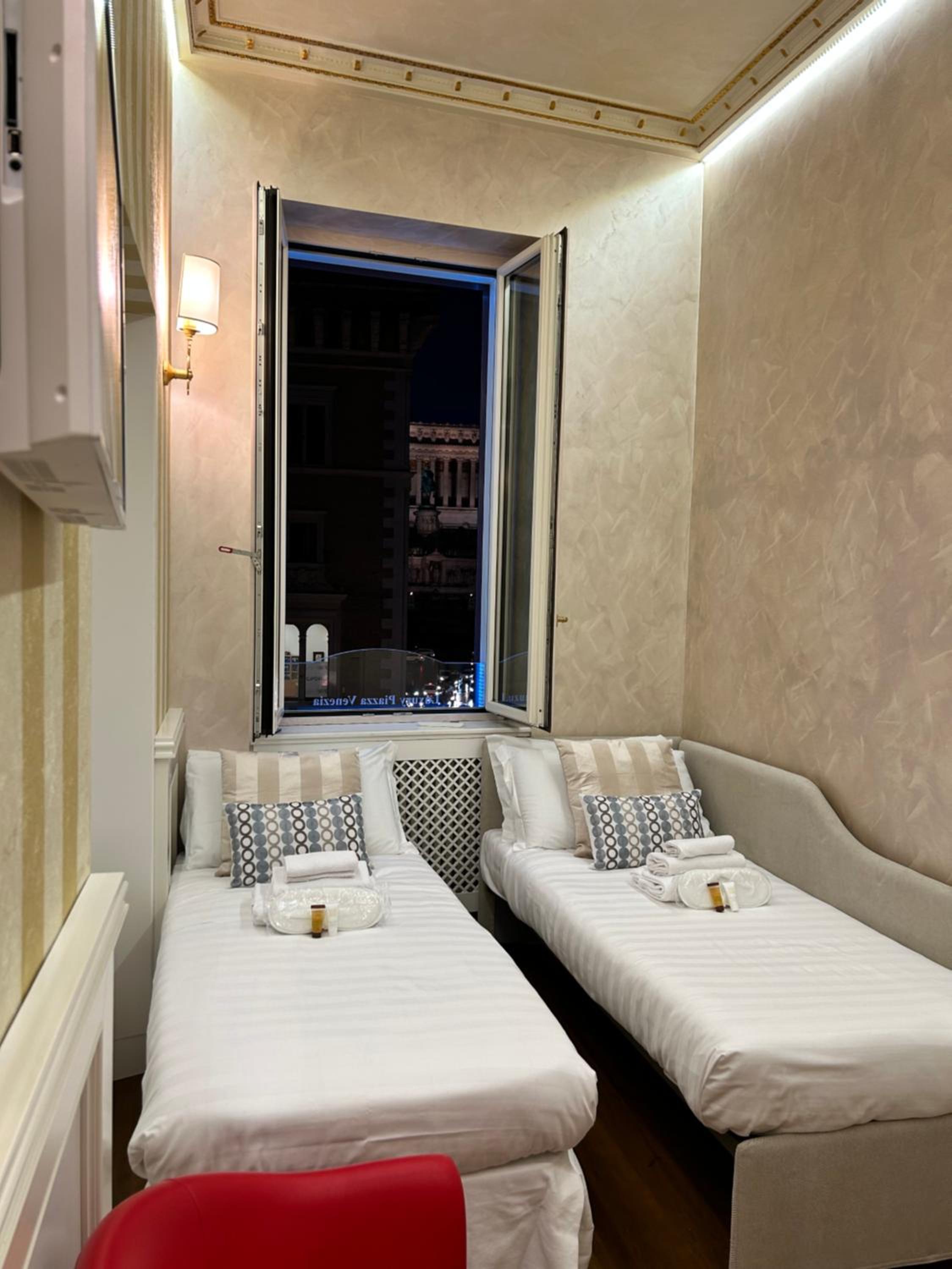Piazza Venezia Luxury Suite