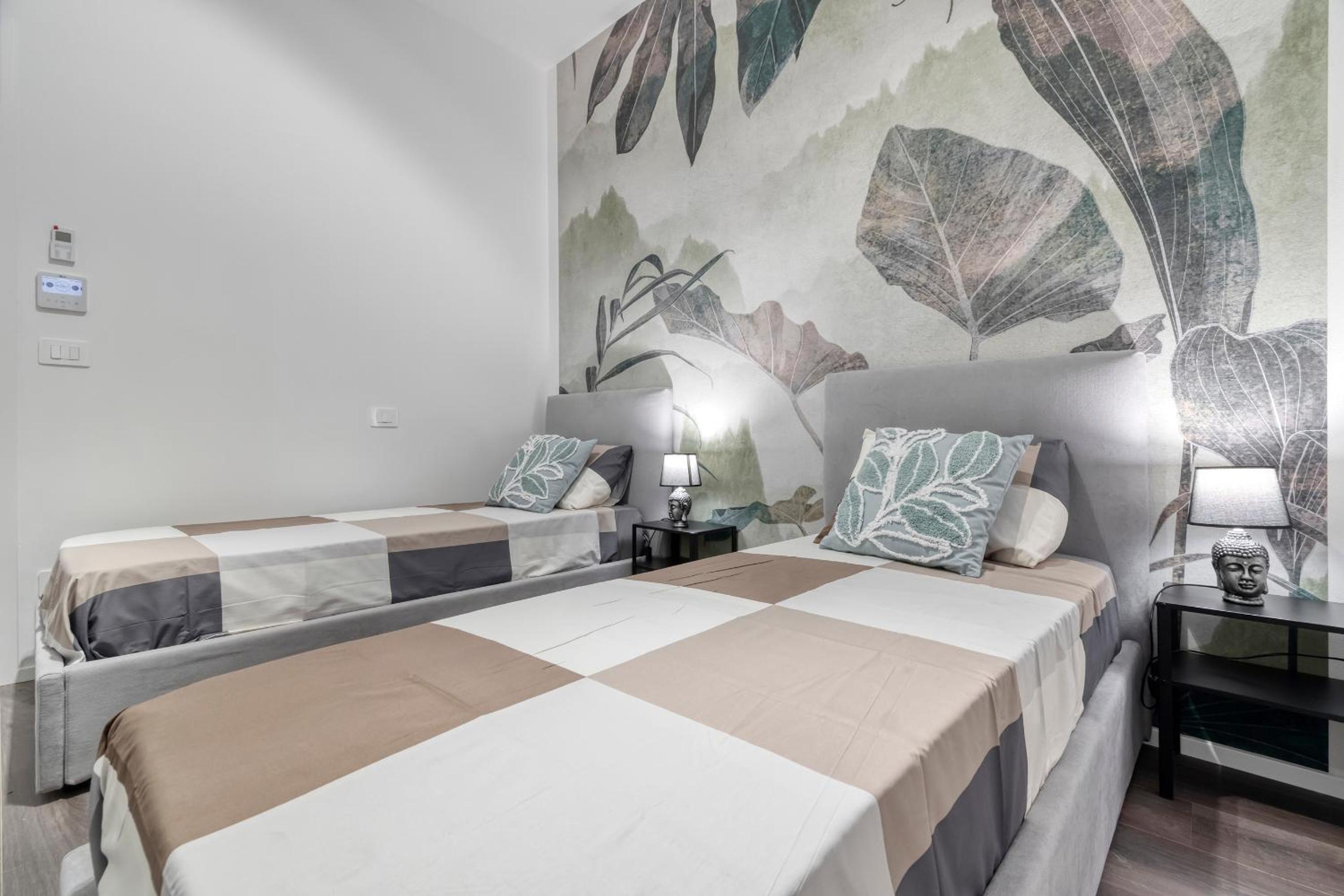 Carbonara Palace 3 - Luxury Comfort under Medieval Towers view 2