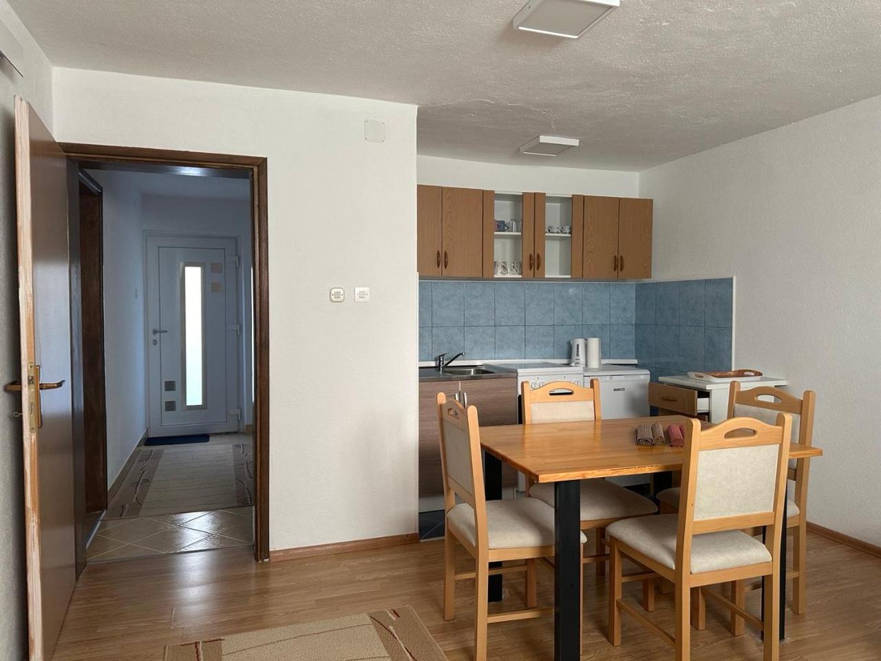 AB Apartmani Radešine