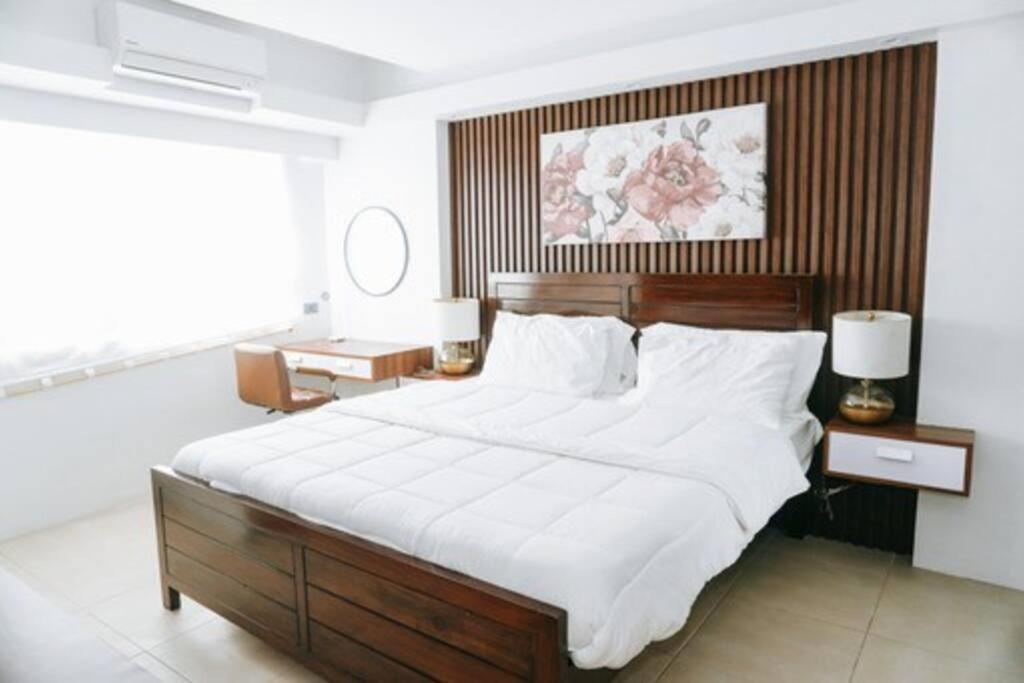 Avida Prime Suite with 3Bededrooms 35 view 2