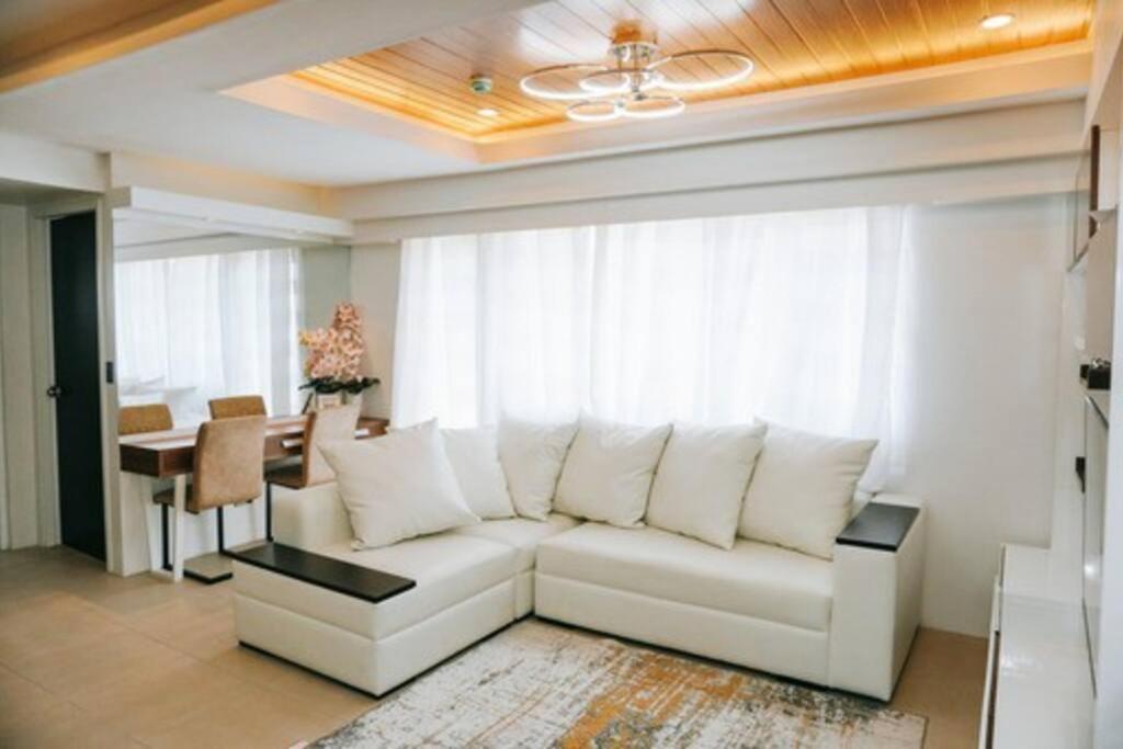 Avida Prime Suite with 3Bededrooms 35 view 4