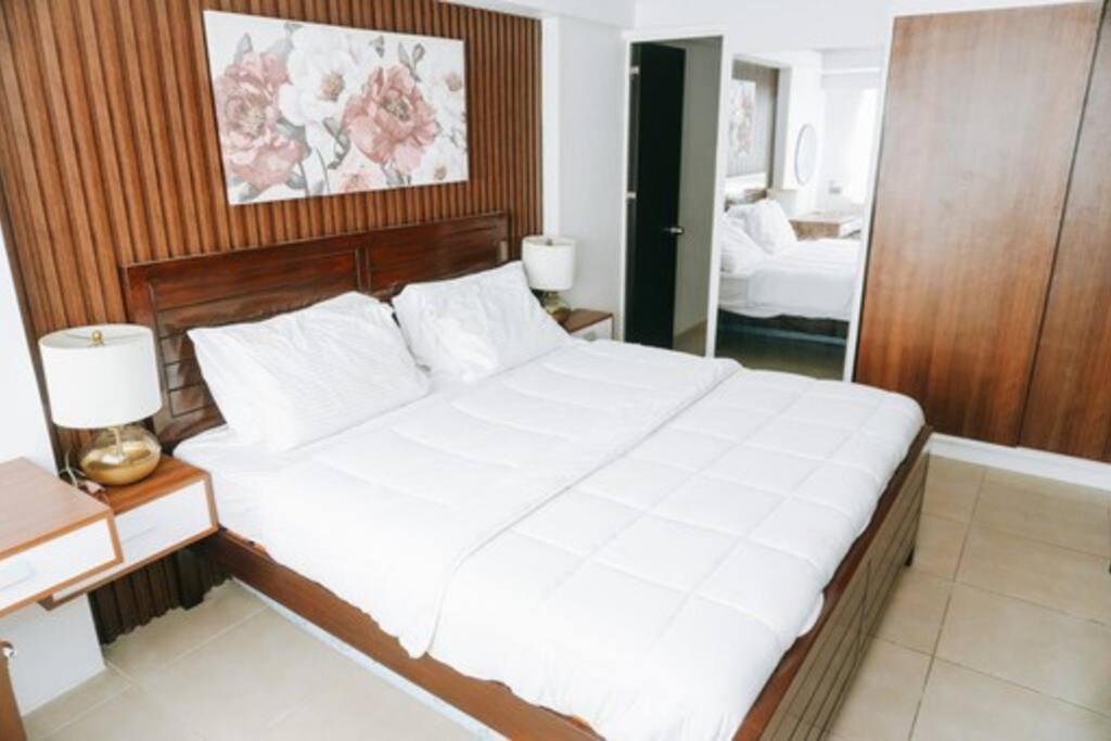 Avida Prime Suite with 3Bededrooms 35 view 5