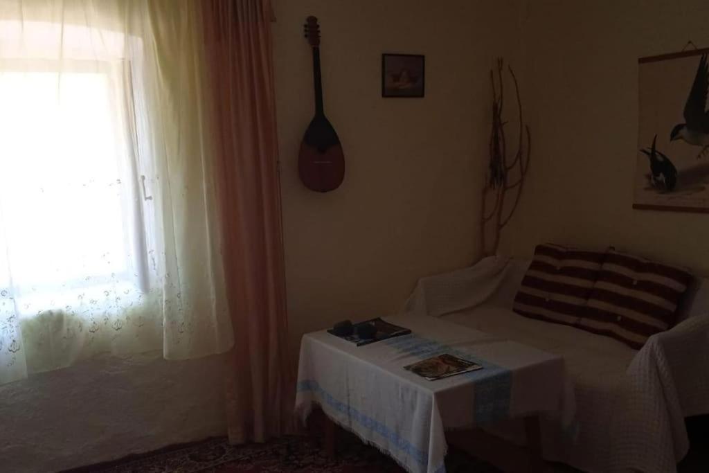 Bedroom for 3, in old Dalmatian house, under mountain, 14 km to NP Krka, 35 mins drive to Sibenik beach