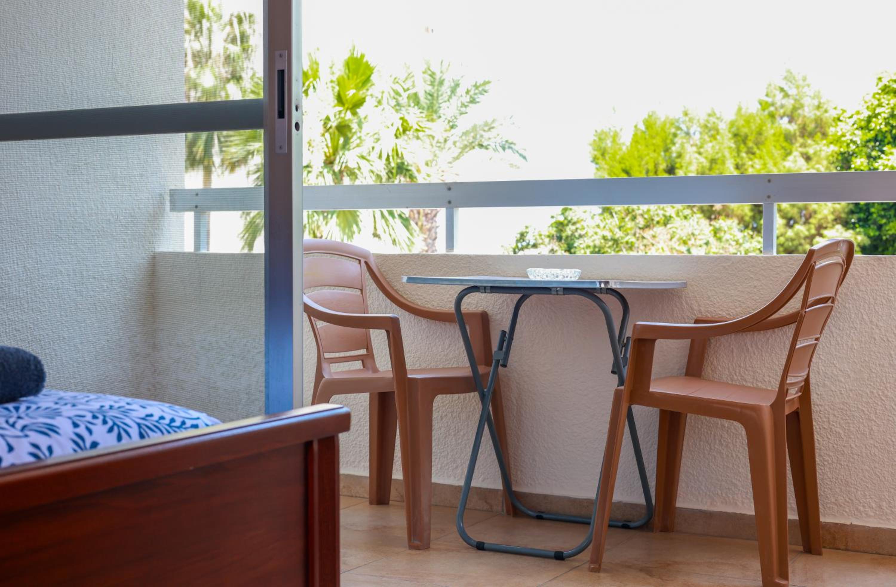 Piale Palms Makenzie Beach Front Apartment Larnaca Airport Area