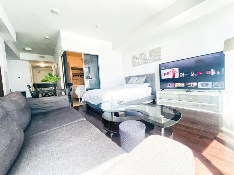 NewDowntown Condo by UnionStationScotiaArena