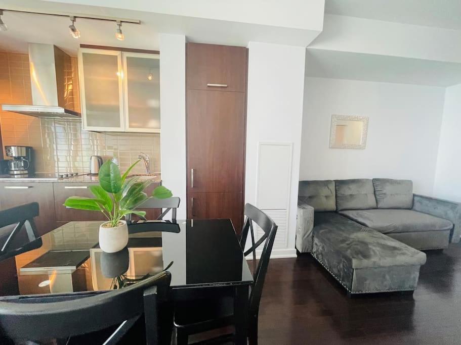 NewDowntown Condo by UnionStationScotiaArena