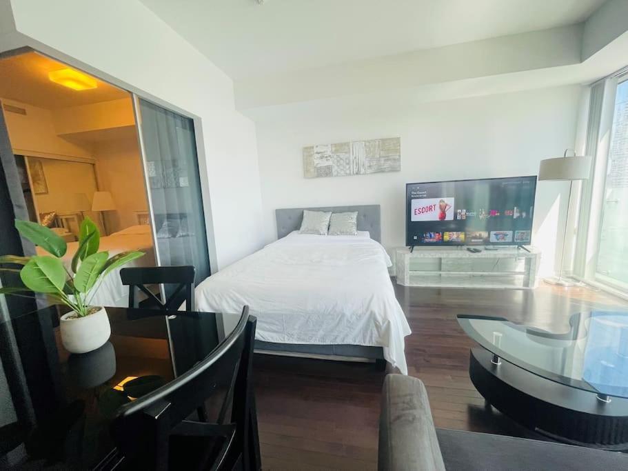 NewDowntown Condo by UnionStationScotiaArena
