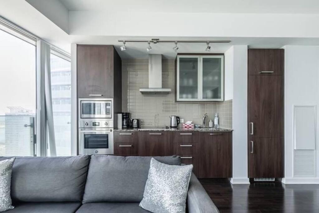 NewDowntown Condo by UnionStationScotiaArena