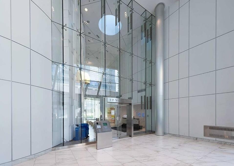 NewDowntown Condo by UnionStationScotiaArena