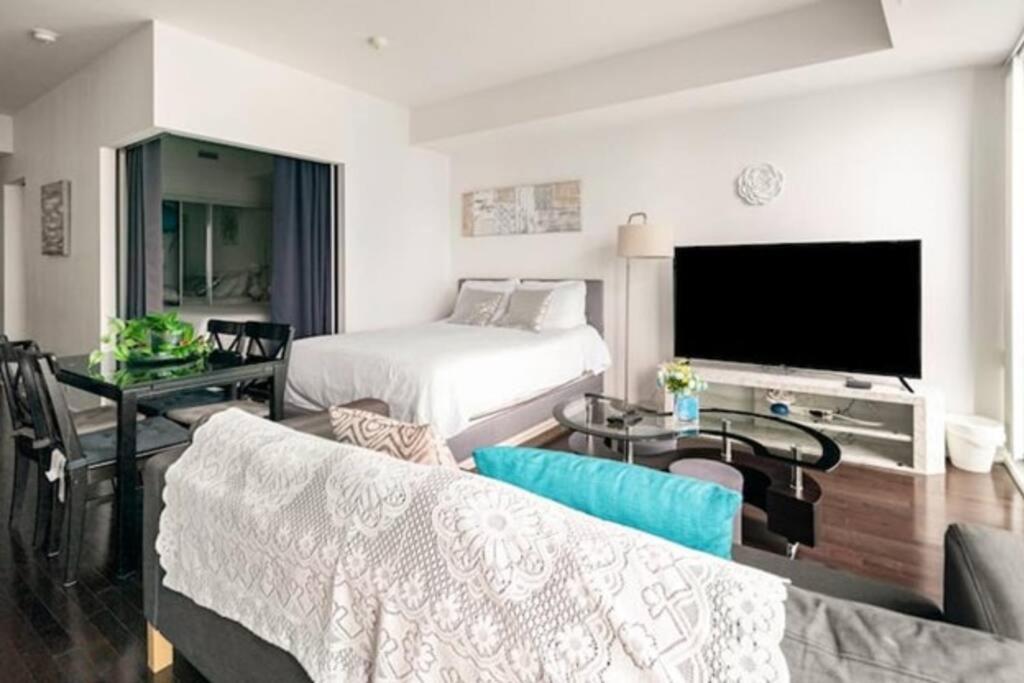 NewDowntown Condo by UnionStationScotiaArena