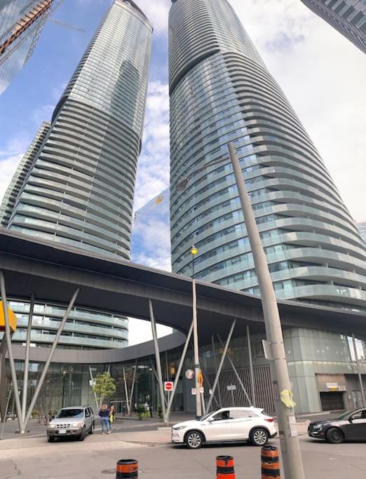 NewDowntown Condo by UnionStationScotiaArena