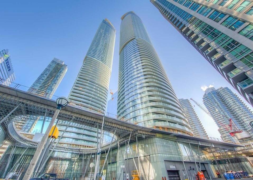 NewDowntown Condo by UnionStationScotiaArena