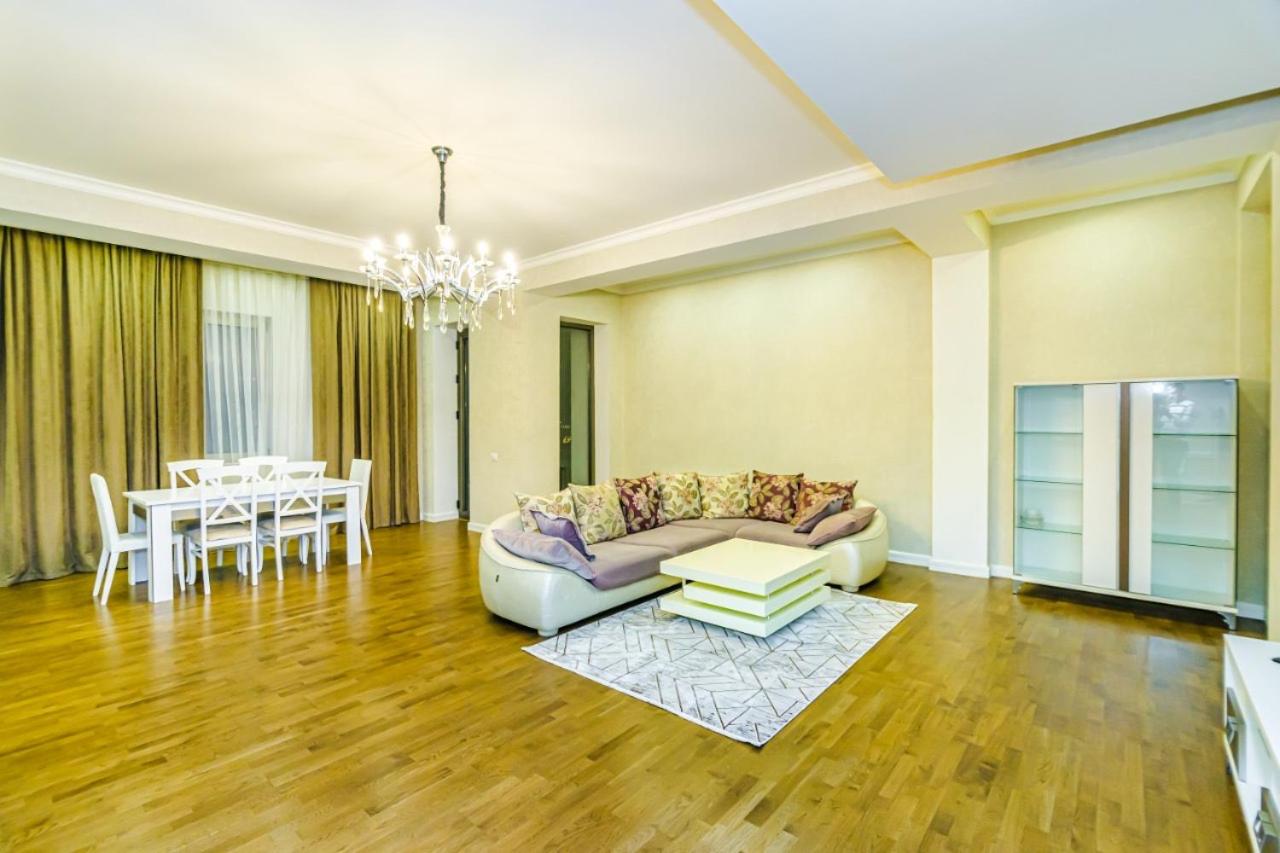 Luxary Apartment Hillton