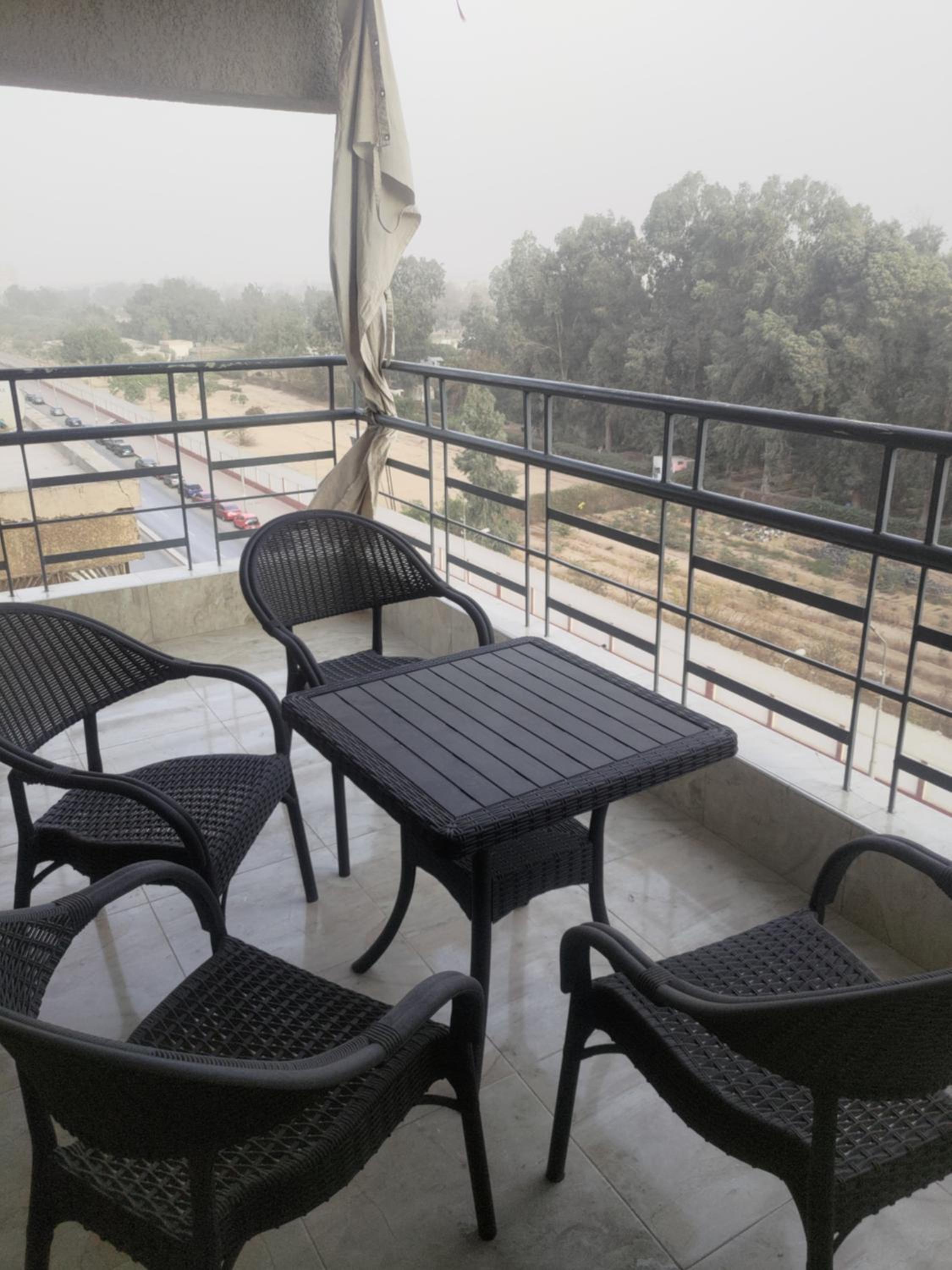 Cairo Gem budget room with AC and smart TV, 12minutes from the airport please only book through booking we can't offer booking outside the app, please cont