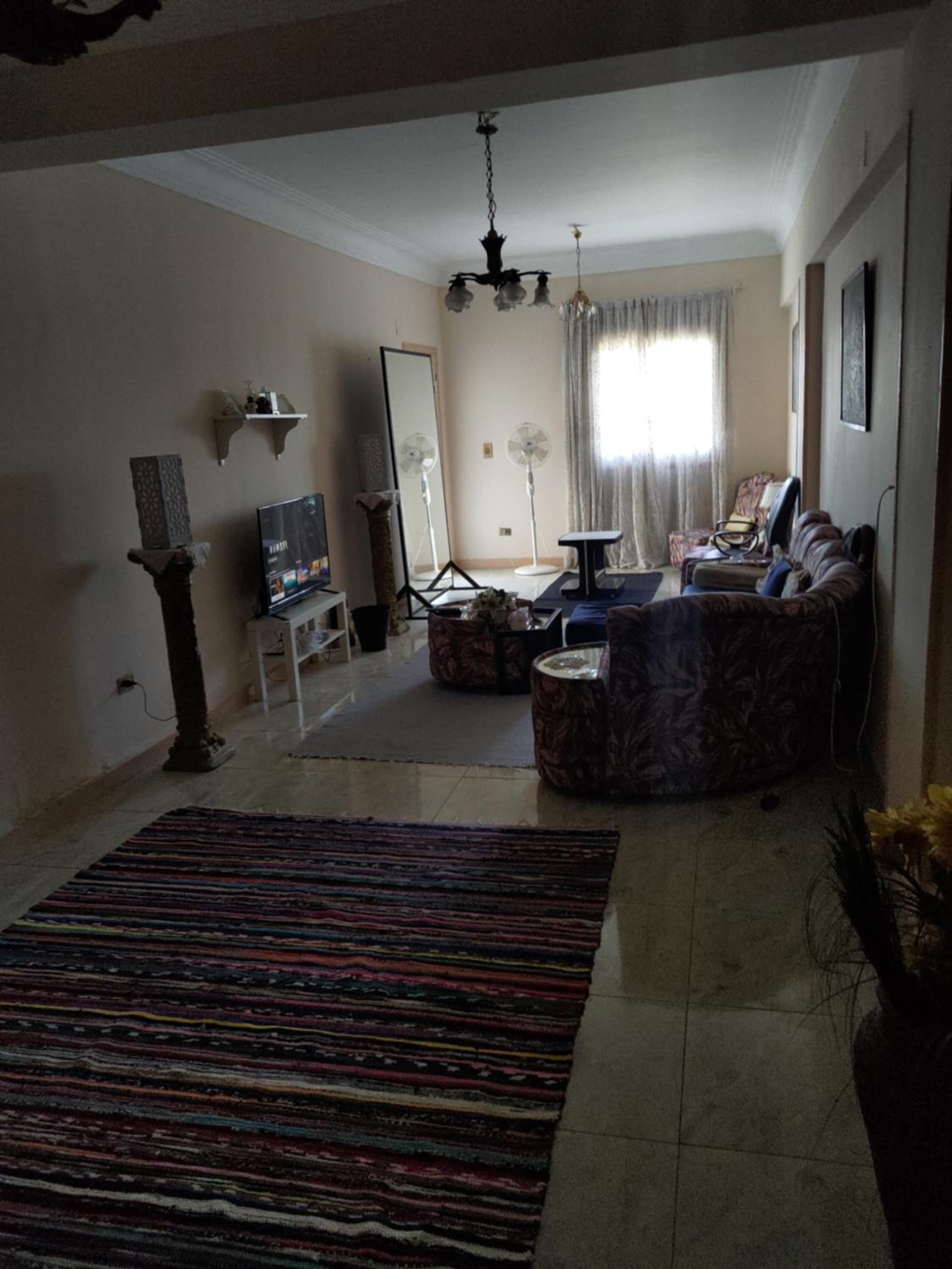 Cairo Gem budget room with AC and smart TV, 12minutes from the airport please only book through booking we can't offer booking outside the app, please cont
