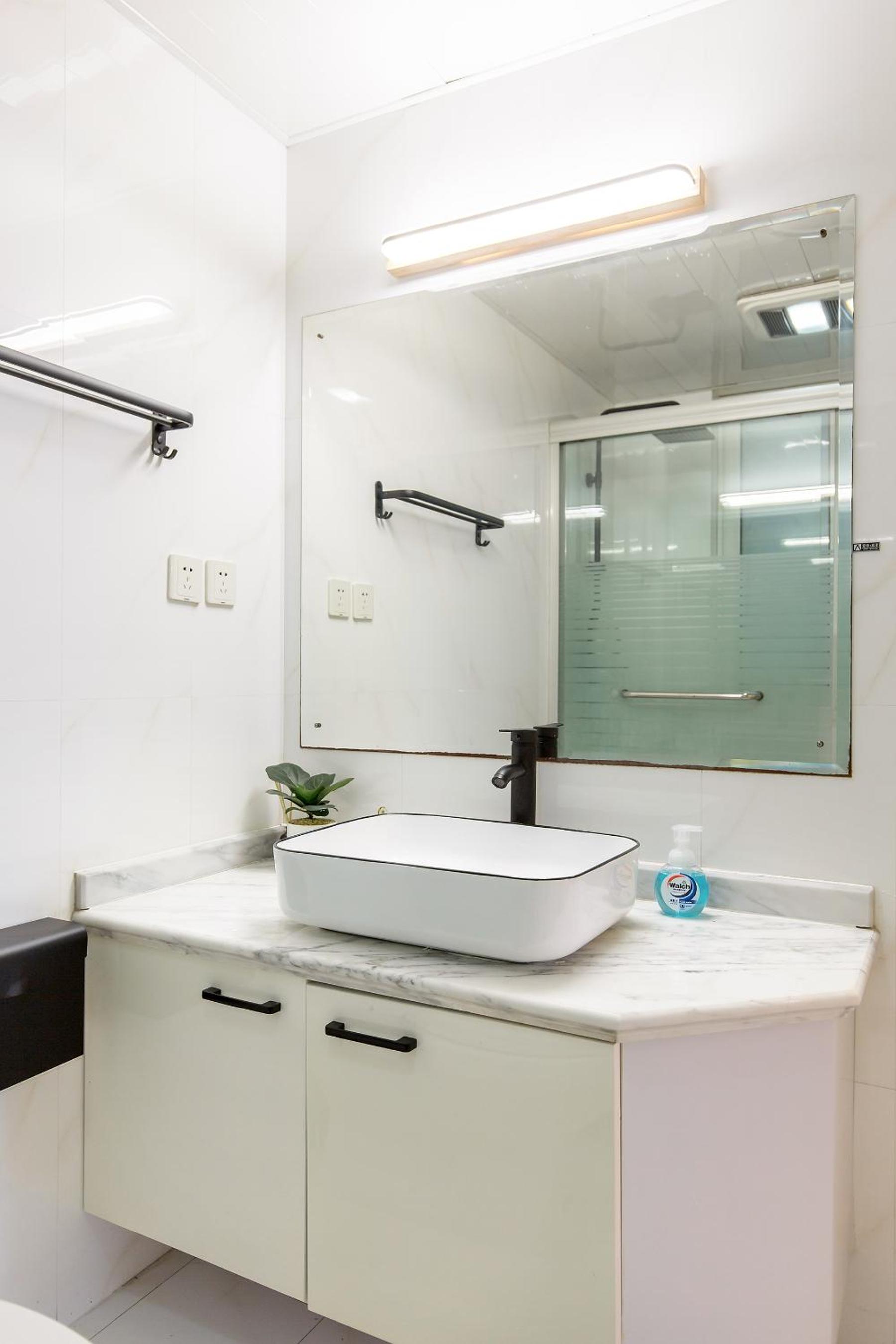 Shanghai Vacations - Book and Bed-ZhongFu - Property Image 12