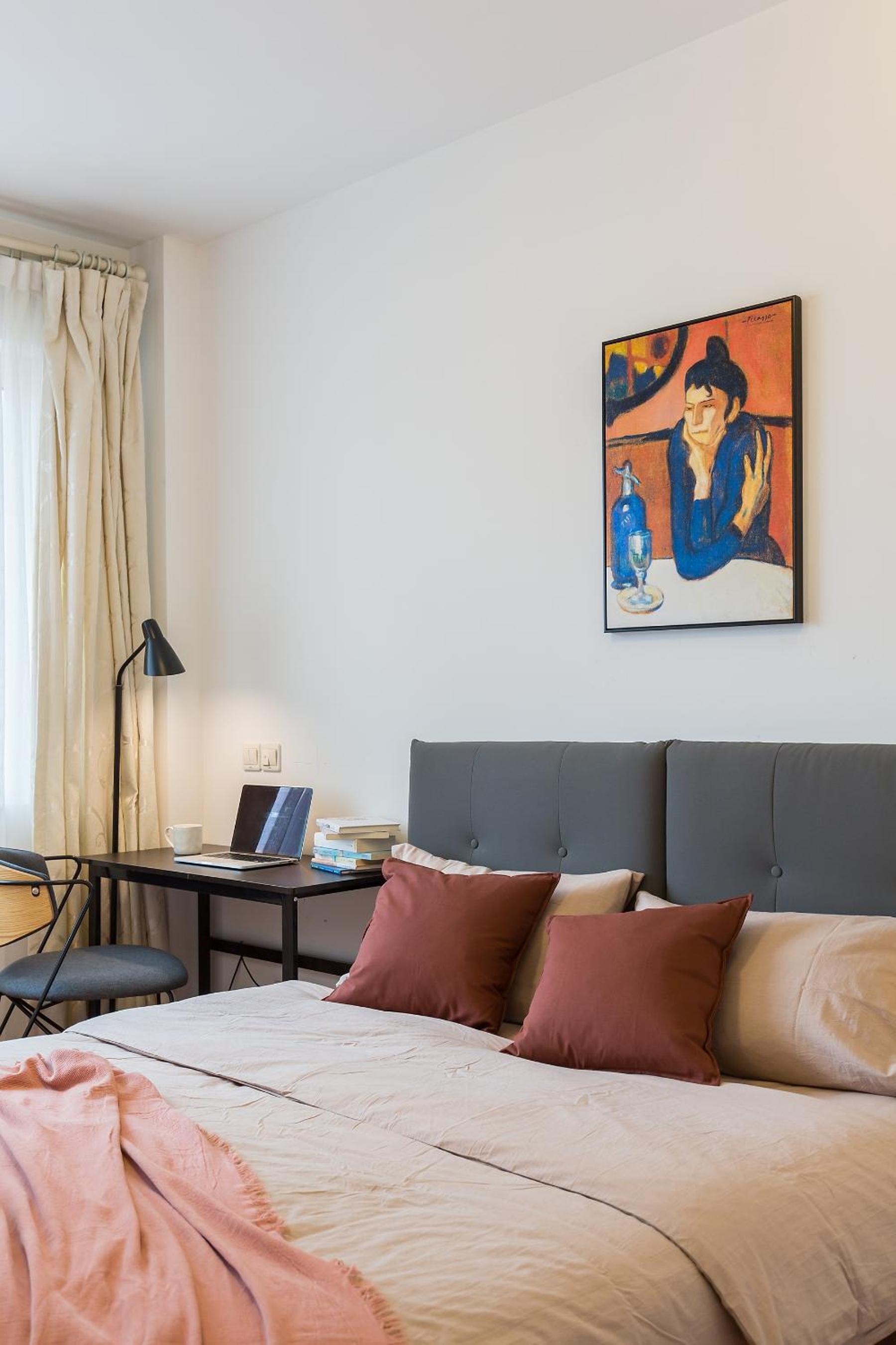 Shanghai Vacations - Book and Bed-ZhongFu - Property Image 9