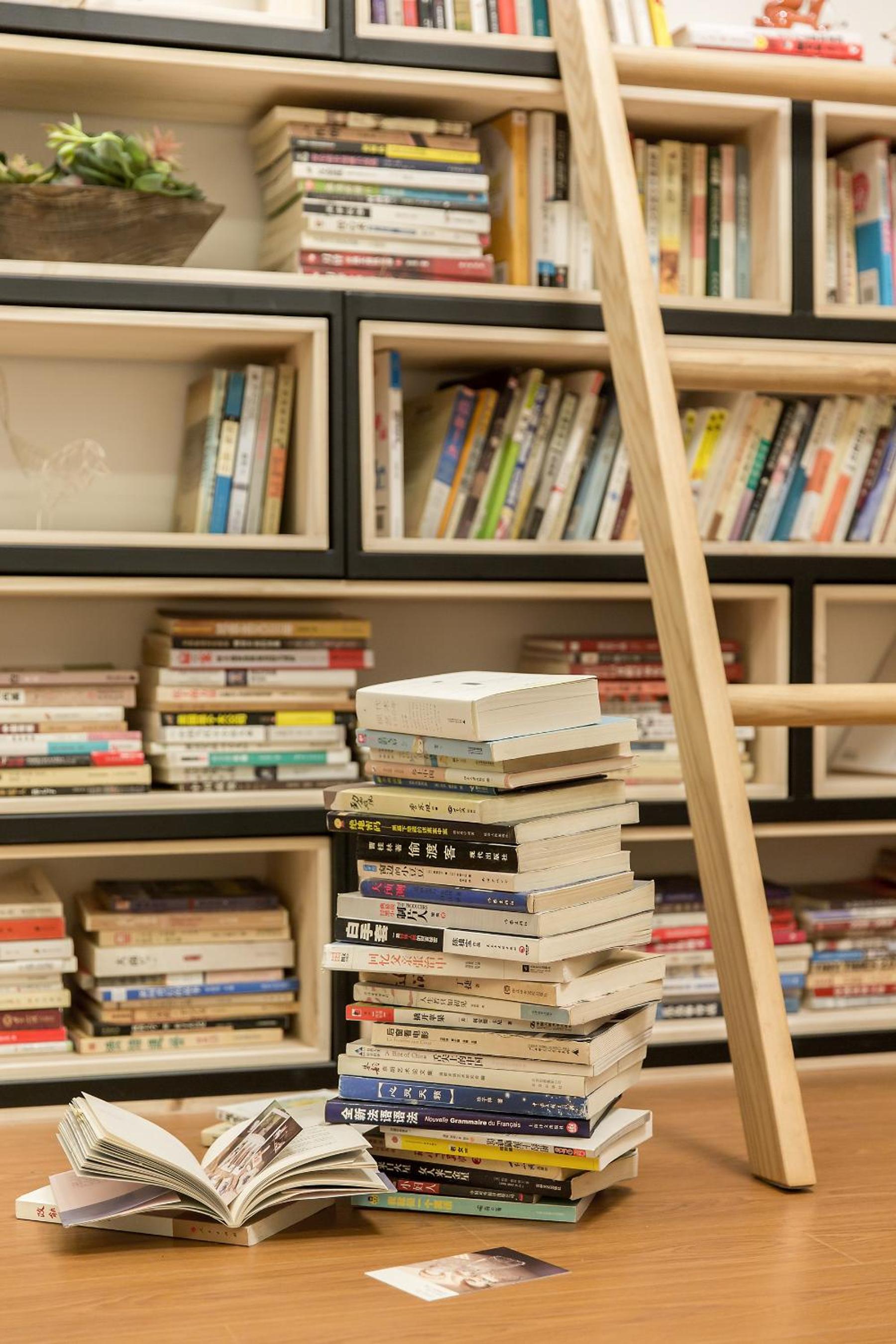 Book and Bed-People's Square