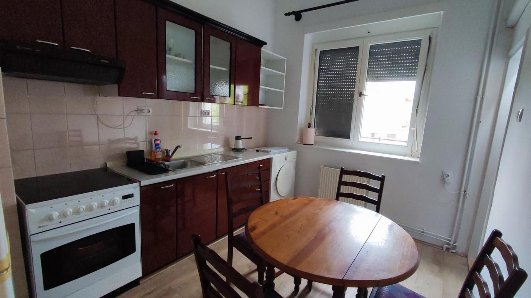 Central Lake Apartment view 3