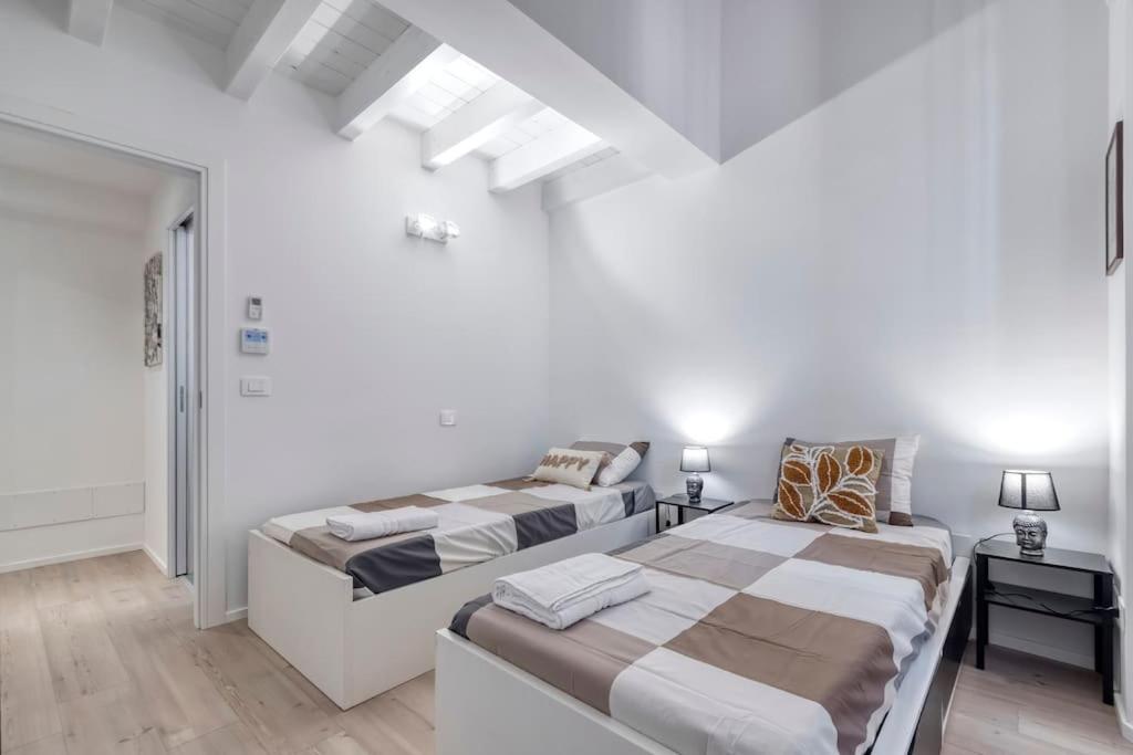Carbonara Palace 5 - Luxury Comfort under Medieval Towers view 3