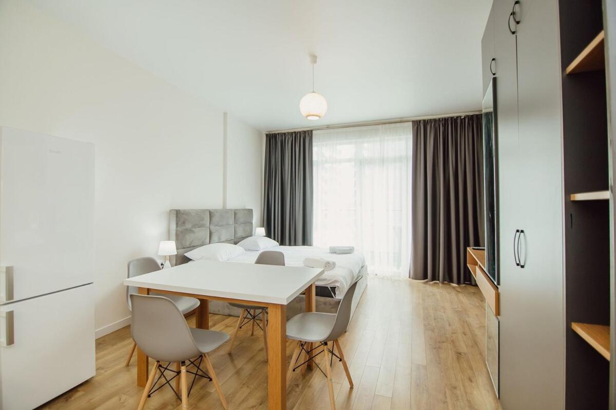 ROION Batumi Studio Retreat A1005 with Pool view 2