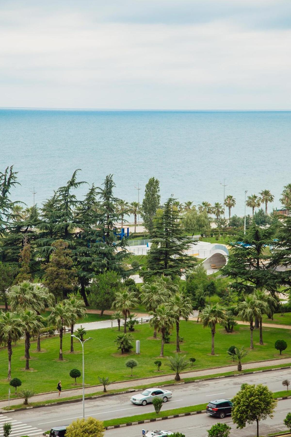 ROION Batumi Studio Retreat A1005 with Pool view 5
