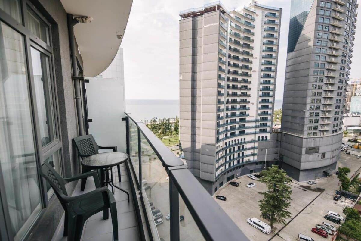 ROION Batumi Cozy Apartment With Pool A1409