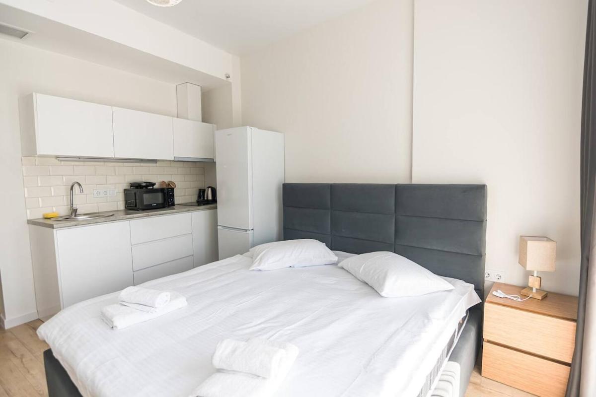 ROION Batumi Delightful studio E1013 with Pool view 2