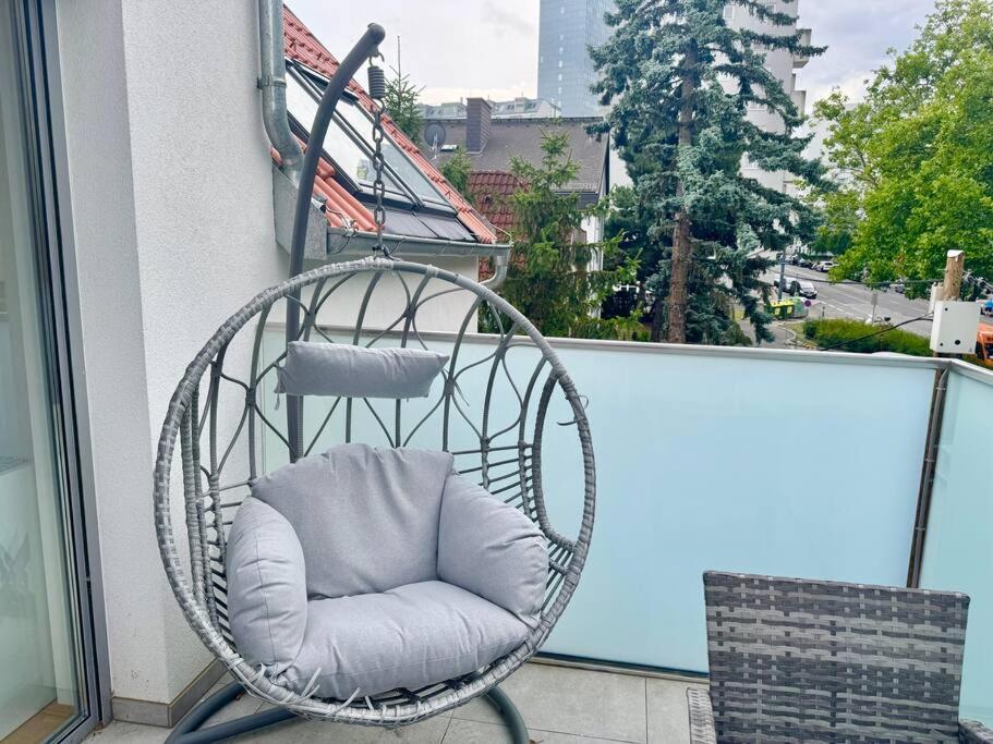 Rooftop Apartment with Balcony & Free Parking