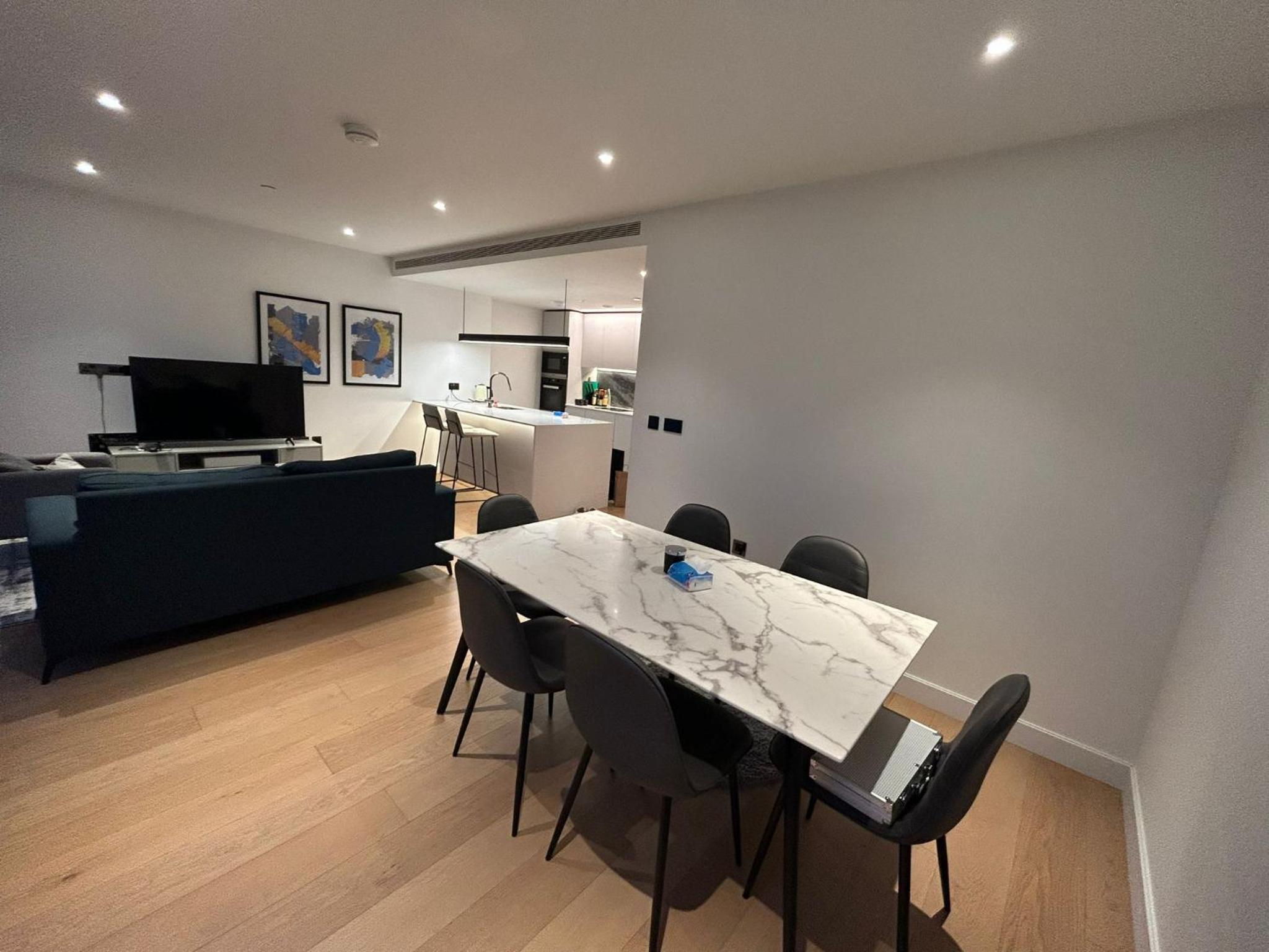 Luxury 2 Beds Apartment in White city