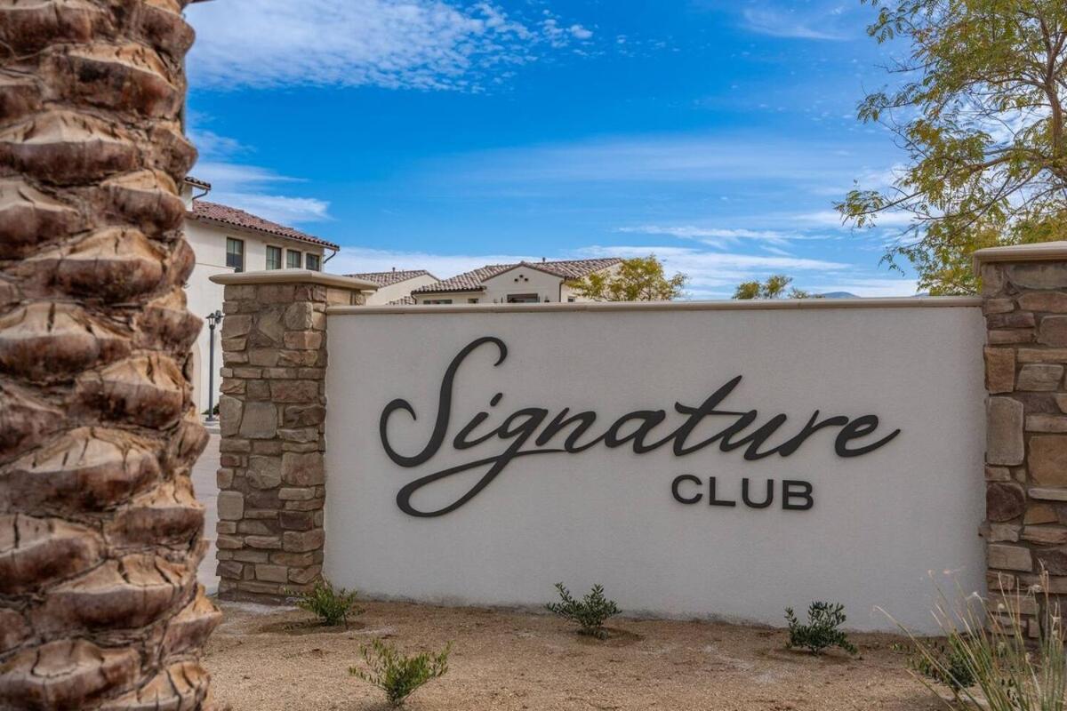 Gem of Classic BRAND NEW PGA West Signature view 4