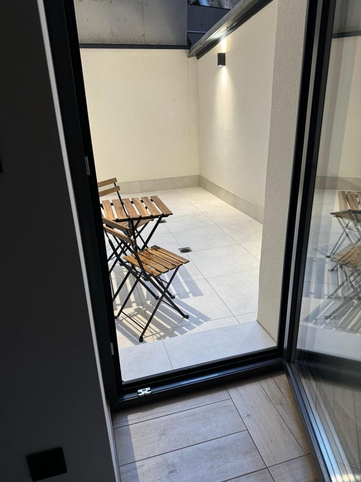 Apartman A in the heart of Ferhadija - Parking available