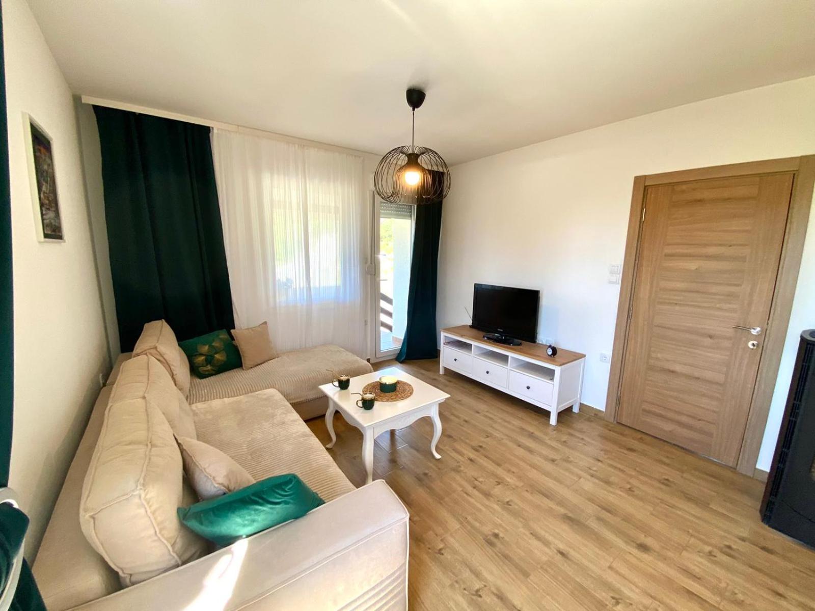 Košutica Vila view 4