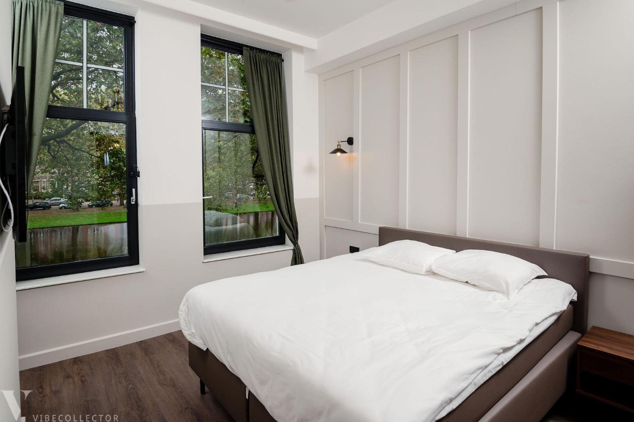 Hotel Mr.Lewis Rotterdam - Image 1